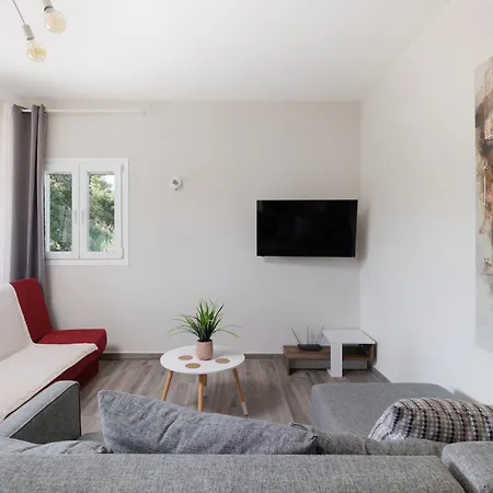 Apartment Sundial House