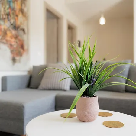 Sundial House Apartment *